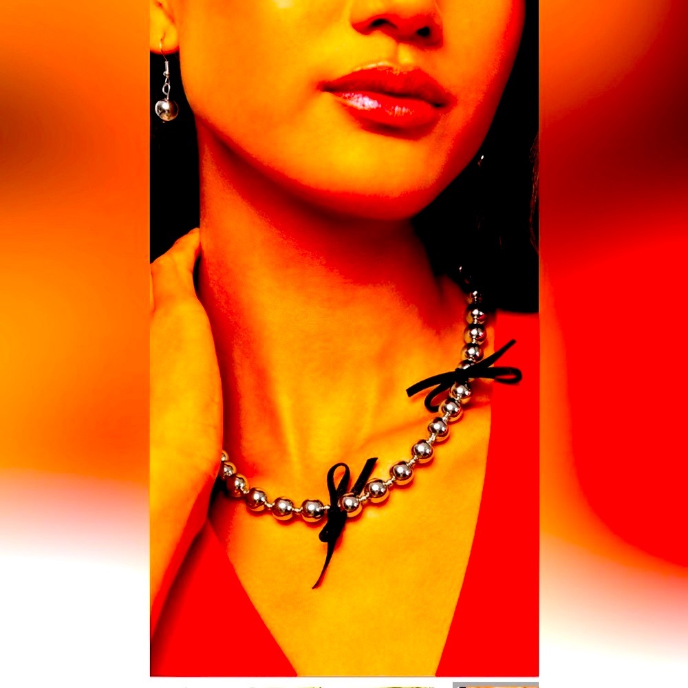 ⚫️⚪️⚫️ “ELEGANT EVENT” BLACK NECKLACE WITH FREE EARRINGS ~ PAPARAZZI❗️⚫️⚪️⚫️